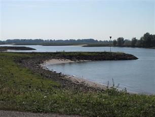 Geen geul maar strang langs dijk Pannerden