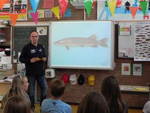 Visles op basisschool Wilhelmina te Winterswijk